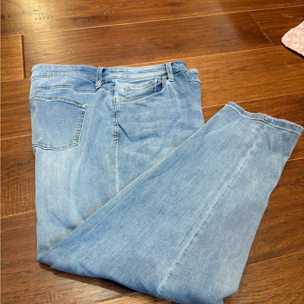 Tommy Bahama Light Blue Mid Rise Slim Boyfriend Jeans